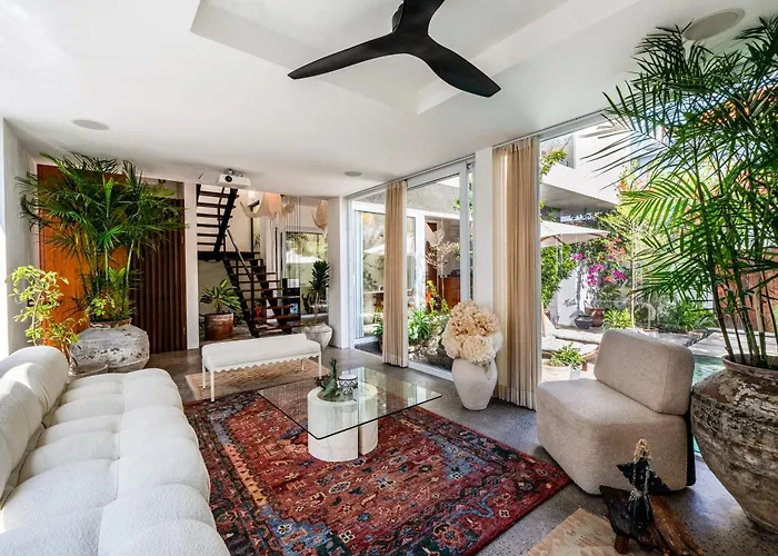 Сasa de vacaciones Luxury 3br With Pool Sauna & Garden Canggu
