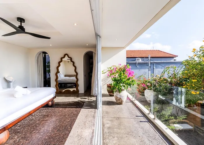 Luxury 3br With Pool Sauna & Garden