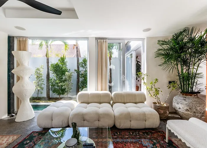 Luxury 3br With Pool Sauna & Garden
