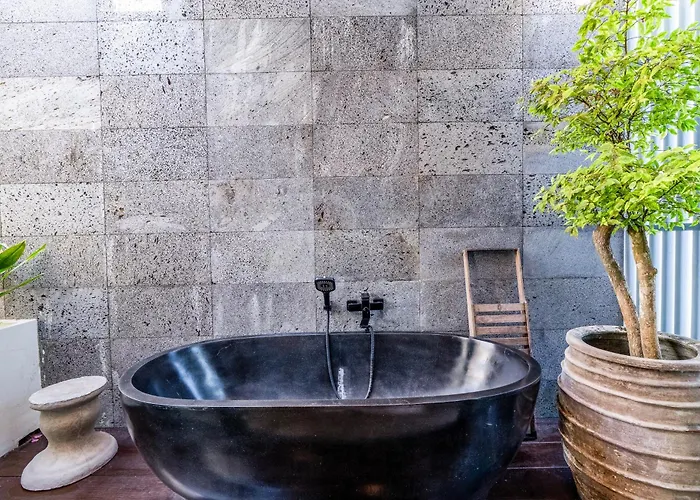 Luxury 3br With Pool Sauna & Garden *
