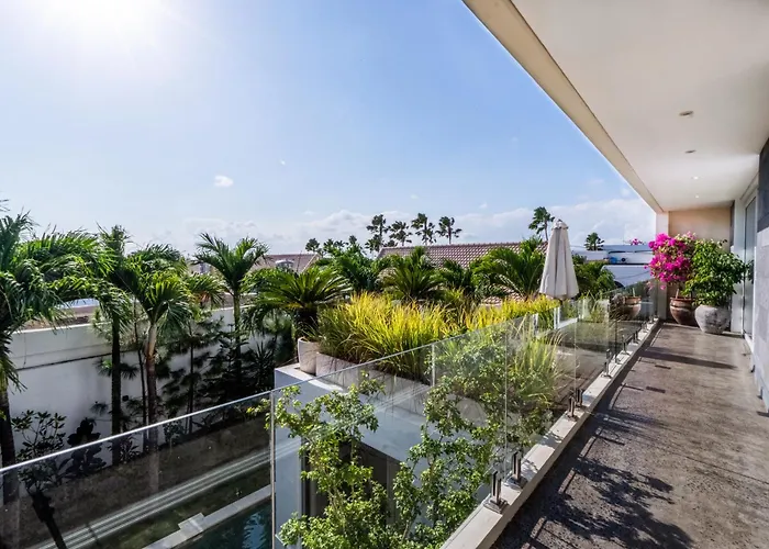 Luxury 3br With Pool Sauna & Garden