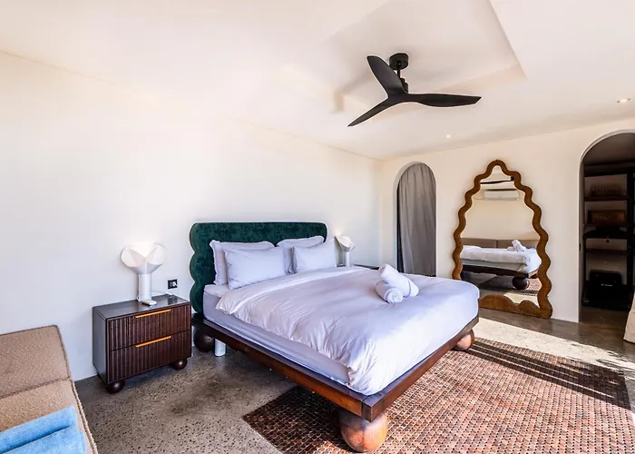 Luxury 3br With Pool Sauna & Garden